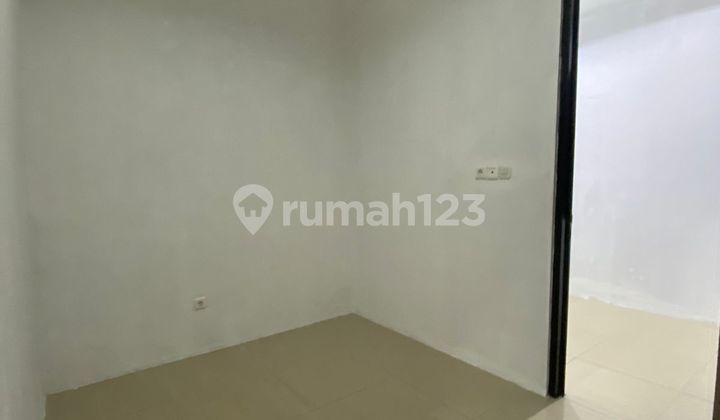 Rumah 2 Lantai Dekat Pintu Tol, Mall, Sekolah , Pasar , Siap Huni , Rapi Klaster Taman Victoria Sentul City Bogor 2