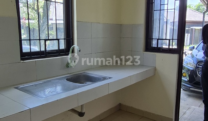 Hook, Halaman Luas, Samping Taman, Rumah Di Klaster The Breeze Sentul City Bogor  2