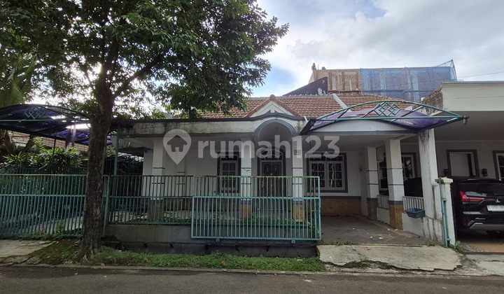 Rumah Murah Dengan Halaman dan Ruang Keluarga Luas Dekat Pusat Bisnis dan Hiburan Klaster Taman Pasadena Sentul City Bogor