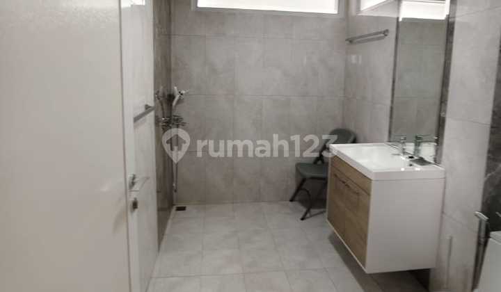 Rumah Halaman Luas Depan Area Hijau di Klaster Lake Side Home Sentul City Bogor 2