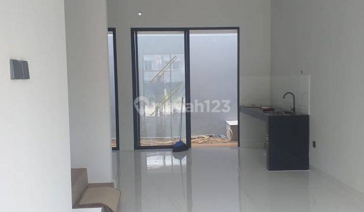 Rumah Mewah Pinggir Jalan Raya 5 Menit Tol Borr 4