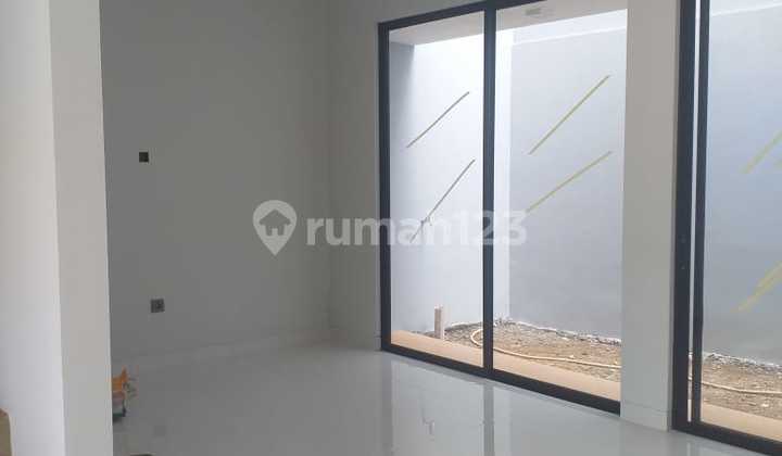 Rumah Mewah Pinggir Jalan Raya 5 Menit Tol Borr 6