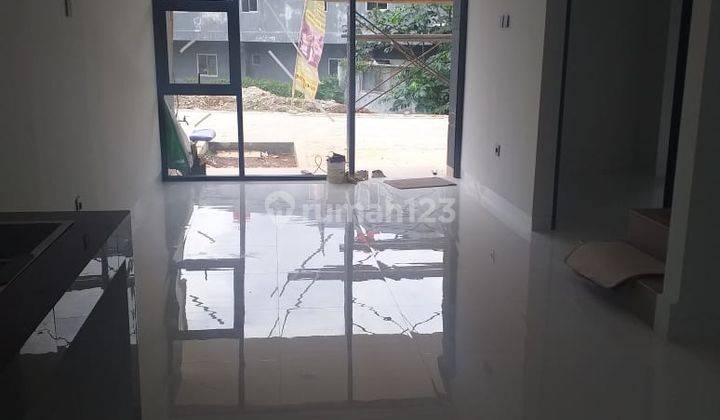 Rumah Mewah Pinggir Jalan Raya 5 Menit Tol Borr 12