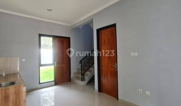 Mewah rumah LEGKAP FASILITAS 5 menit tol kota wisata 8