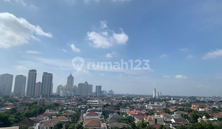 Sewa cepat Apartemen Belleza 2 Kamar Tidur Sudah Renovasi