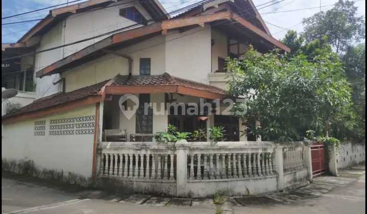Kost 2 lantai Belakang Amplaz Jl. Laksda Adisucipto Yogyakarta