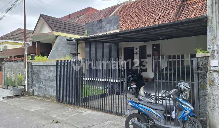 Rumah Bagus Semi Furnished SHM Bantulan Jl. Godean km 7 Sleman 1