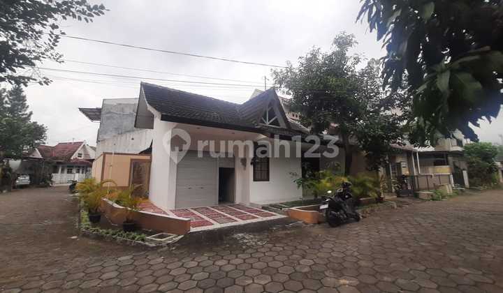 House in Residential Complex Near Campus Area on Jl. Kaliurang Km 12 Sleman House in Residential Complex Near Campus Area on Jl. Kaliurang Km 12 Sleman