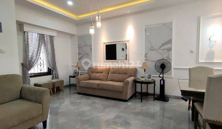 Rumah Modern Strategis Furnished SHM - Sertifikat Hak Milik di Discovery Bintaro Jaya, Sektor 9-Bintaro 2