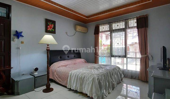 Rumah Dijual Strategis Kamar  Luas Tersedia Swimingpool Seltor 3 Bintaro 2