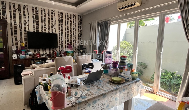 Ready to Live In Fully Furnished House in Kebayoran Bintaro Om16942