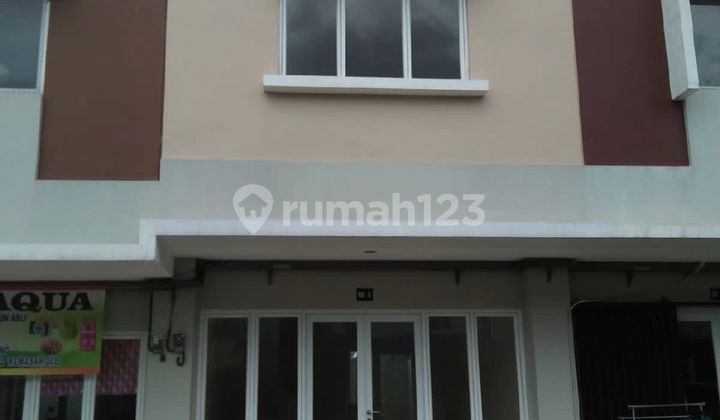2-story shop house for annual rent, The River cluster, Parung Panjang, near the station. 2-story shop house for annual rent, The River cluster, Parung Panjang, near the station.