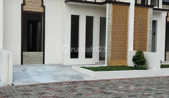 Rumah Gaya Timur Tengah 3juta Strategis Di  Jln Raya  Parung 1