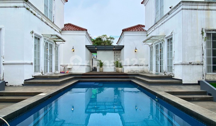 Rumah modern minimalis elite di cipete