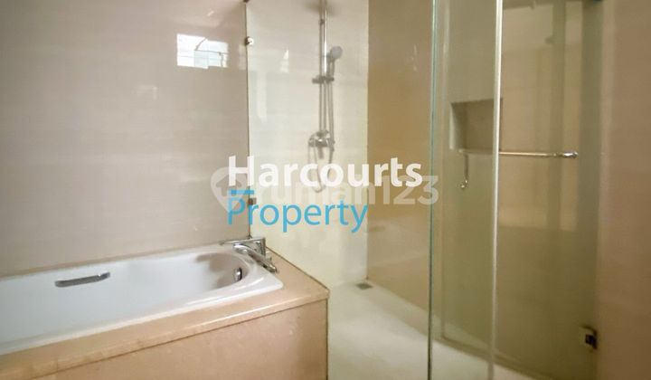 Rumah modern tropikal di kemang 2