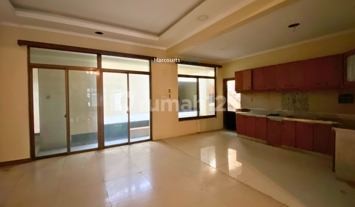 Rumah klasik bisa buat kantor di kebayoran baru 2