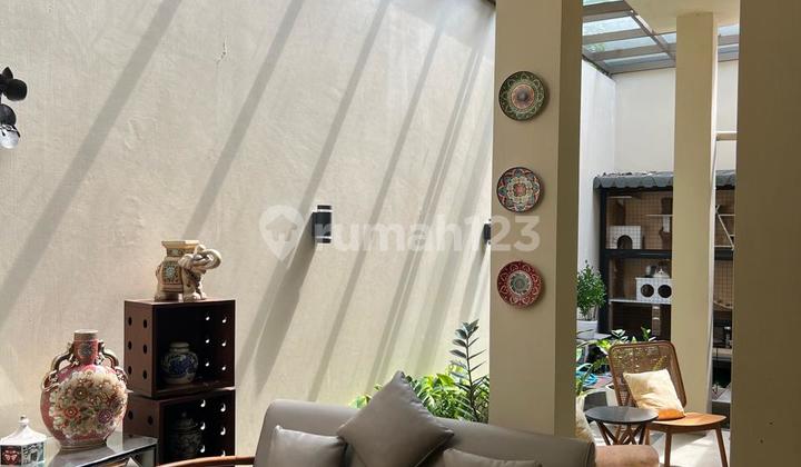 Rumah elite exclusive di lebak bulus