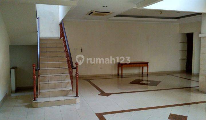 Rumah Mediteranian Klasik di Pondok Indah 2