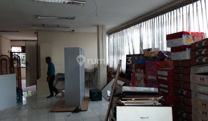 Gedung di Area Strategis Kebayoran Baru 3