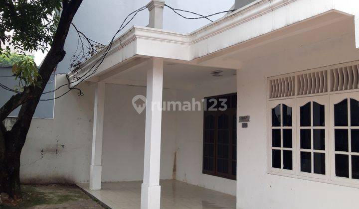 Rumah Area strategis di kebayoran baru 1