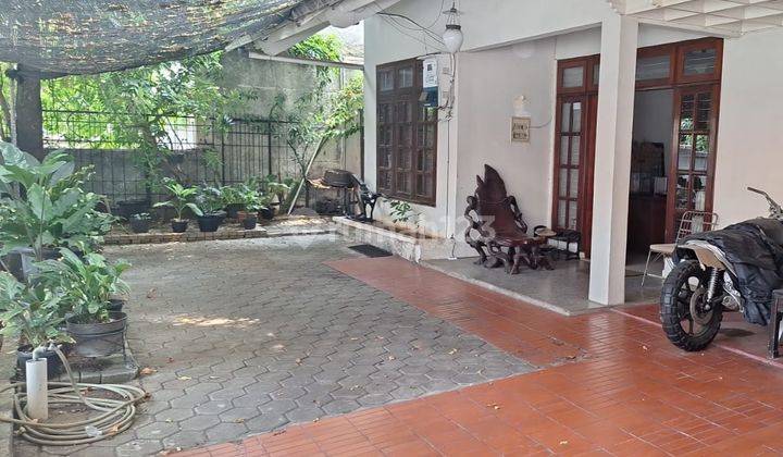 Rumah Lokasi Tenang, Strategis di Kebayoran Baru 1