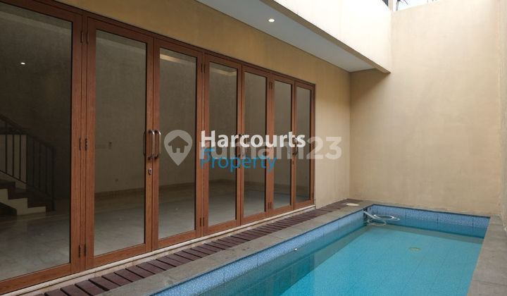 Rumah modern minimalis baru di kemang 2