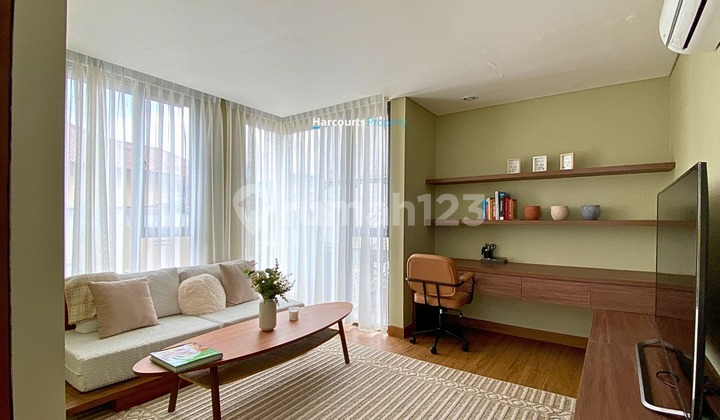 Tropical Modern Minimalist House Tb.simatupang