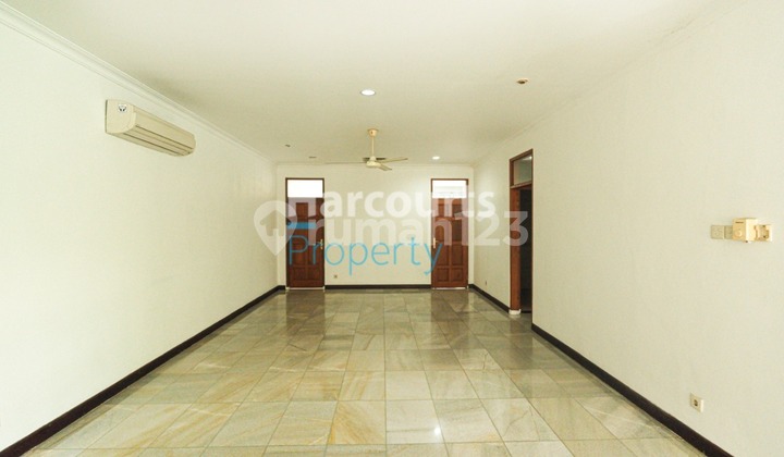 Rumah bagus klasik mewah di kuningan 2