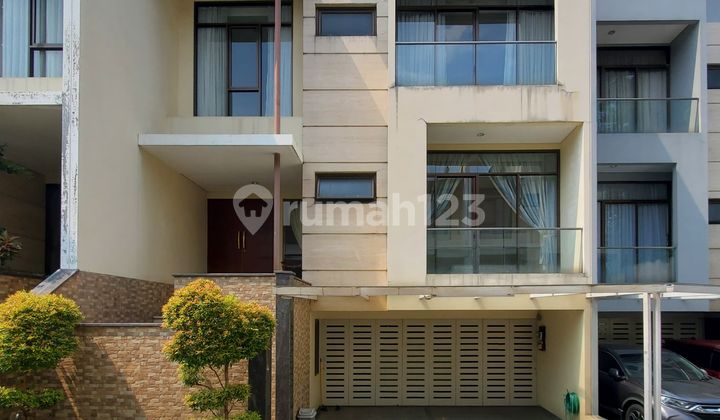 Rumah modern dekat MRT lebak bulus