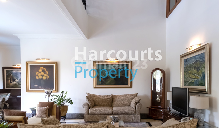 Rumah klasik eropa di mega kuningan 2