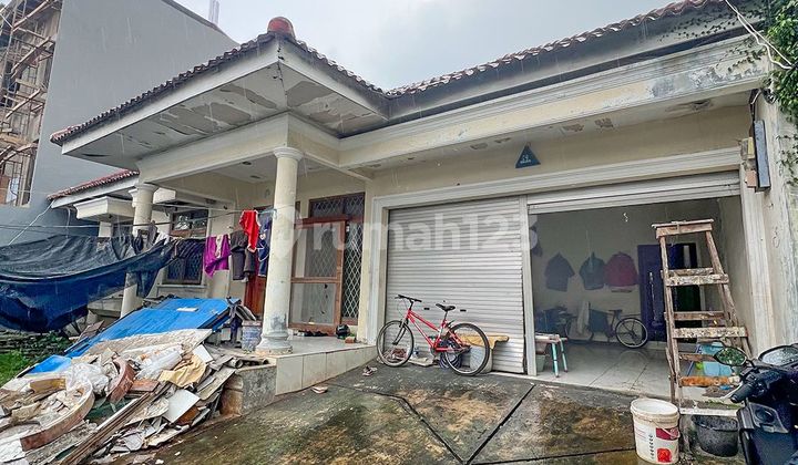 Rumah hitung tanah area tenang di kemang