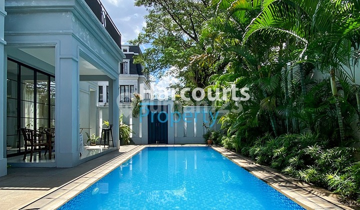 Rumah american classic baru di kemang