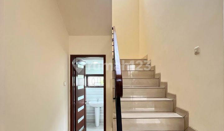 Rumah modern townhouse di cipete 2