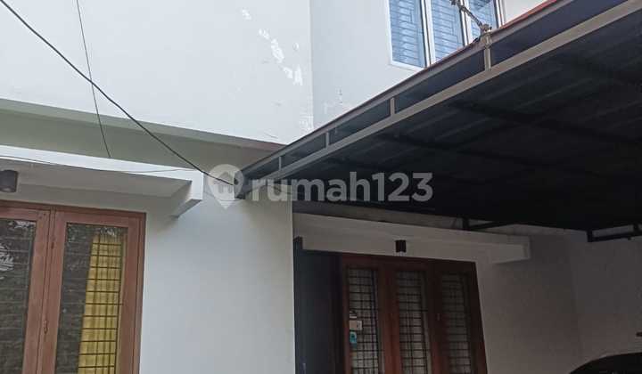 Rumah Modern Minimalis Kebayoran Lama