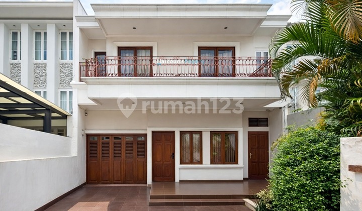 Rumah Klasik Mewah di Pondok Indah