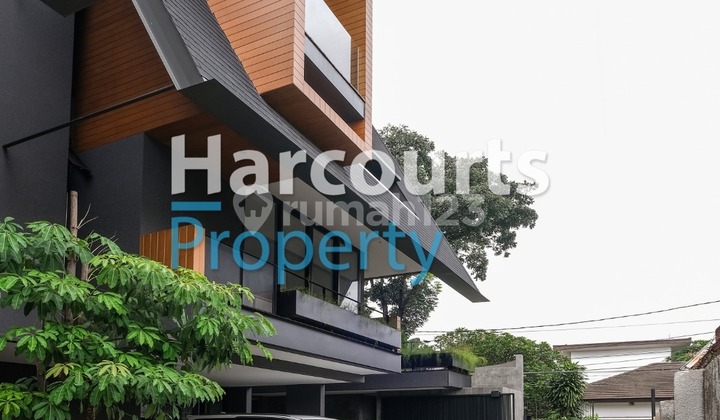 Rumah modern townhouse di kemang