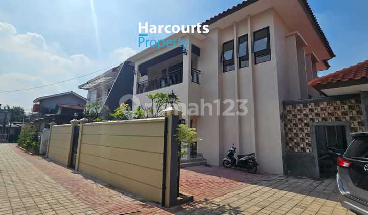 Modern new house in Kebayoran Baru Modern new house in Kebayoran Baru