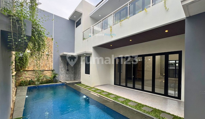 Rumah baru american style di kebayoran baru