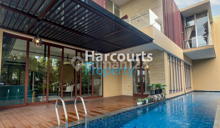 Rumah modern mewah di simprug golf