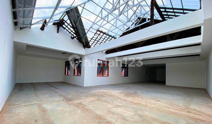 Commercial and premium zone building in Menteng Commercial and premium zone building in Menteng