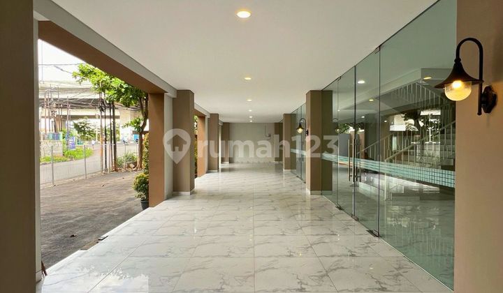 Mini building suitable for showroom/resto in Kalimalang Mini building suitable for showroom/resto in Kalimalang