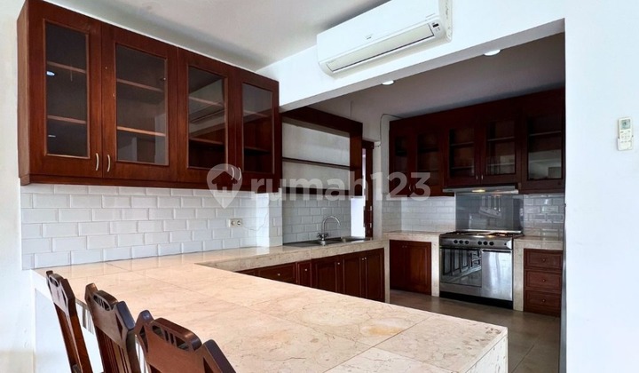 Classic Bali vibes house in Cipete. 2