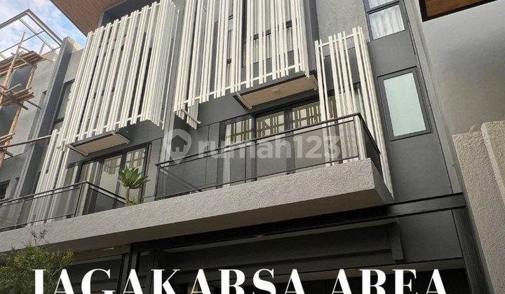 Rumah modern minimalis di jagakarsa 2