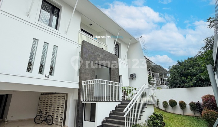 Modern Minimalist House Near SCBD