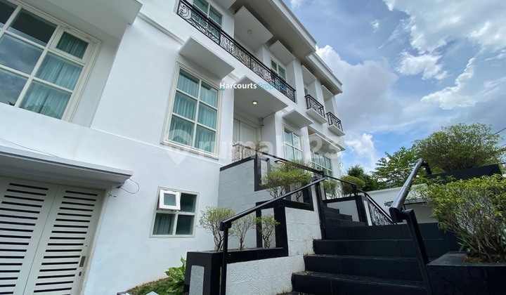 Rumah Luxury Area Elite di Kuningan