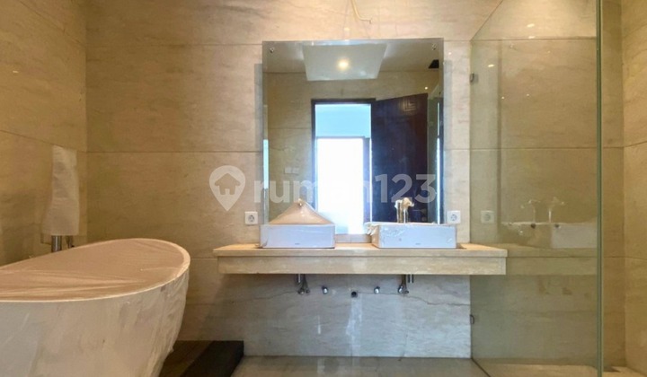 Rumah modern tropis di kemang 2