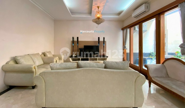 Minimalist tropical house in Pondok Indah 2