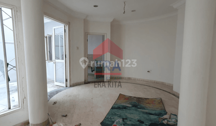 Rumah Bukit Darmo Golf 4 Kt Semi Perabotan Bagus 2