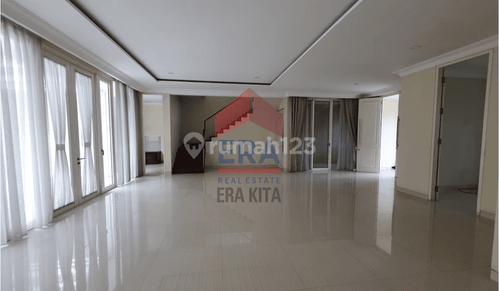 Rumah Minimalis Ritz Ville Pakuwon 4kt Dekat Club House 2