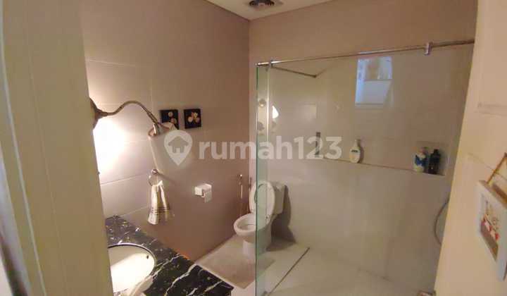 Rumah Simpang Darmo Permai Selatan 2